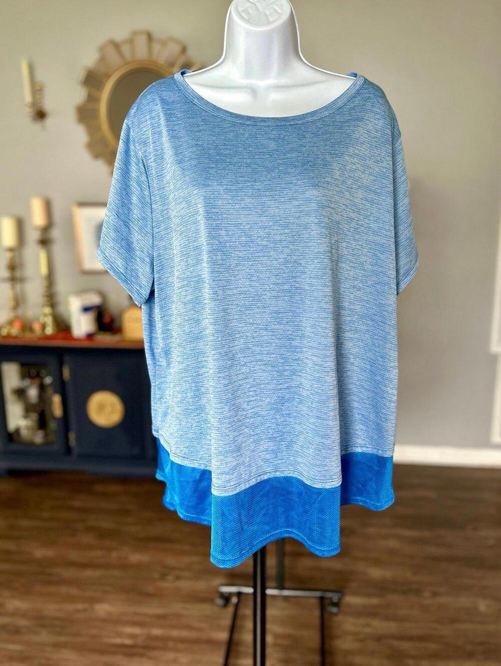 Women’s Underarmour Dri-Fit Material Short Sleeve Athletic Shirt - Size 2X